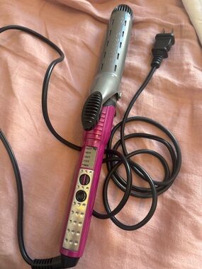 Conair 1 1/4 inch Curling iron